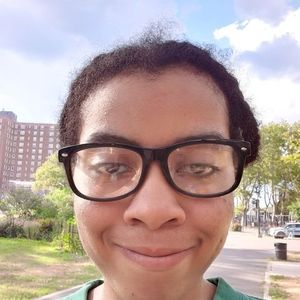 Meet your Posher, Elizabeth